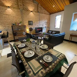 https://casa-inteira-confortvel-em-vila-calma-de-pinheiros.topsaopaulohotels.com