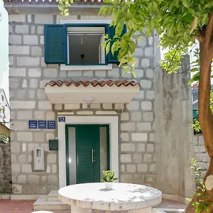 https://apartments-and-rooms-stone-house.splithotels.org